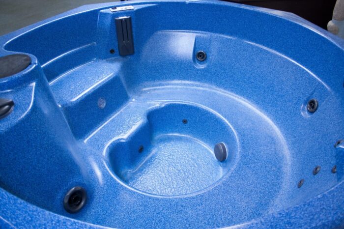 The Crown Hot Tub from Royal Spa (Laguna)