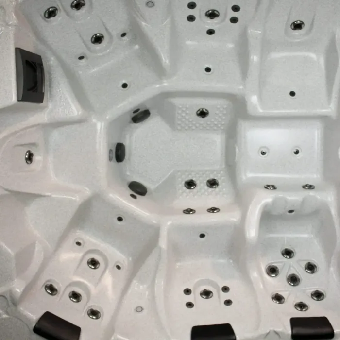 The Maui II Hot Tub by Royal Spa Large Hot Tub 6-8 People | Made In The USA